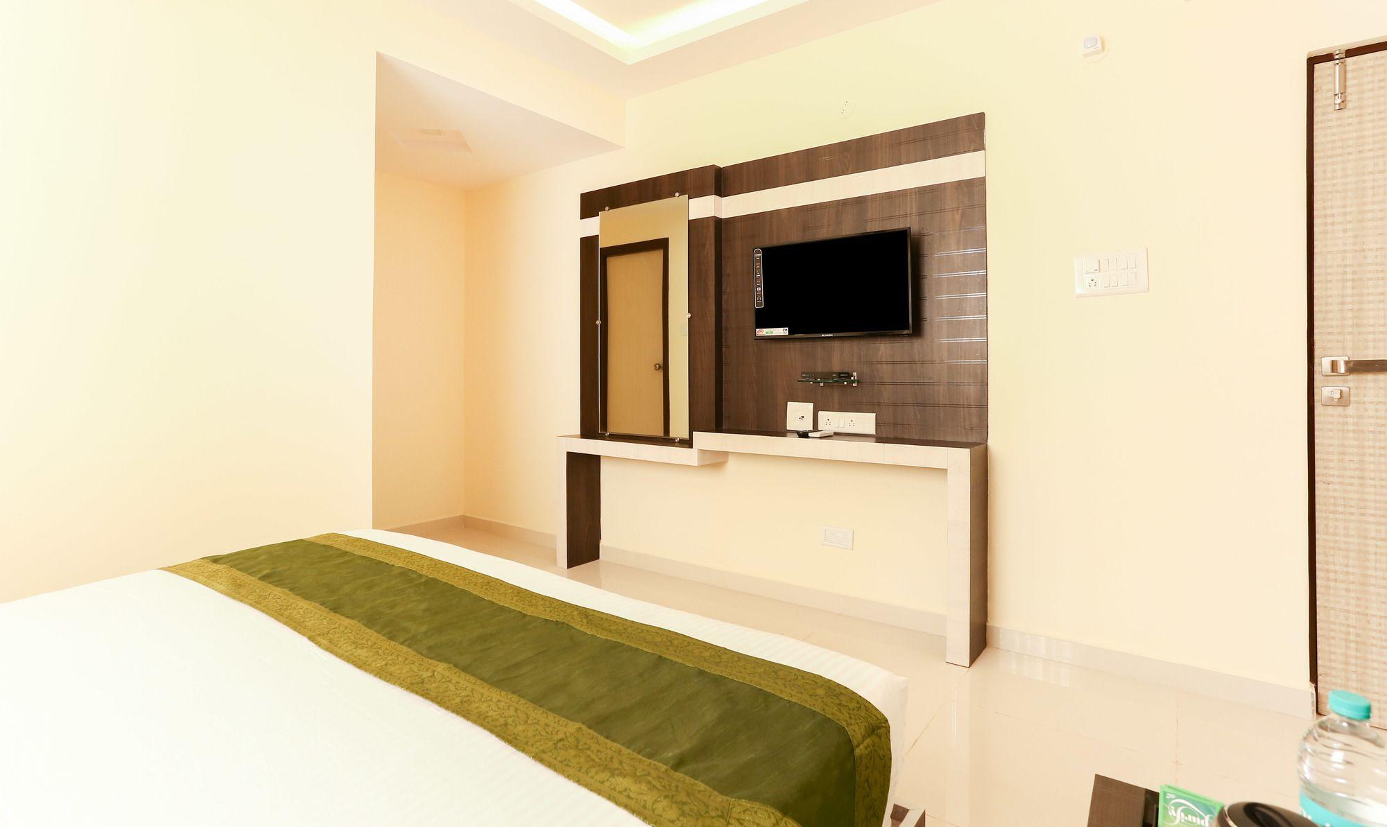 העיר בנגלור Fabhotel Rotano Suites - Yelahanka מראה חיצוני תמונה