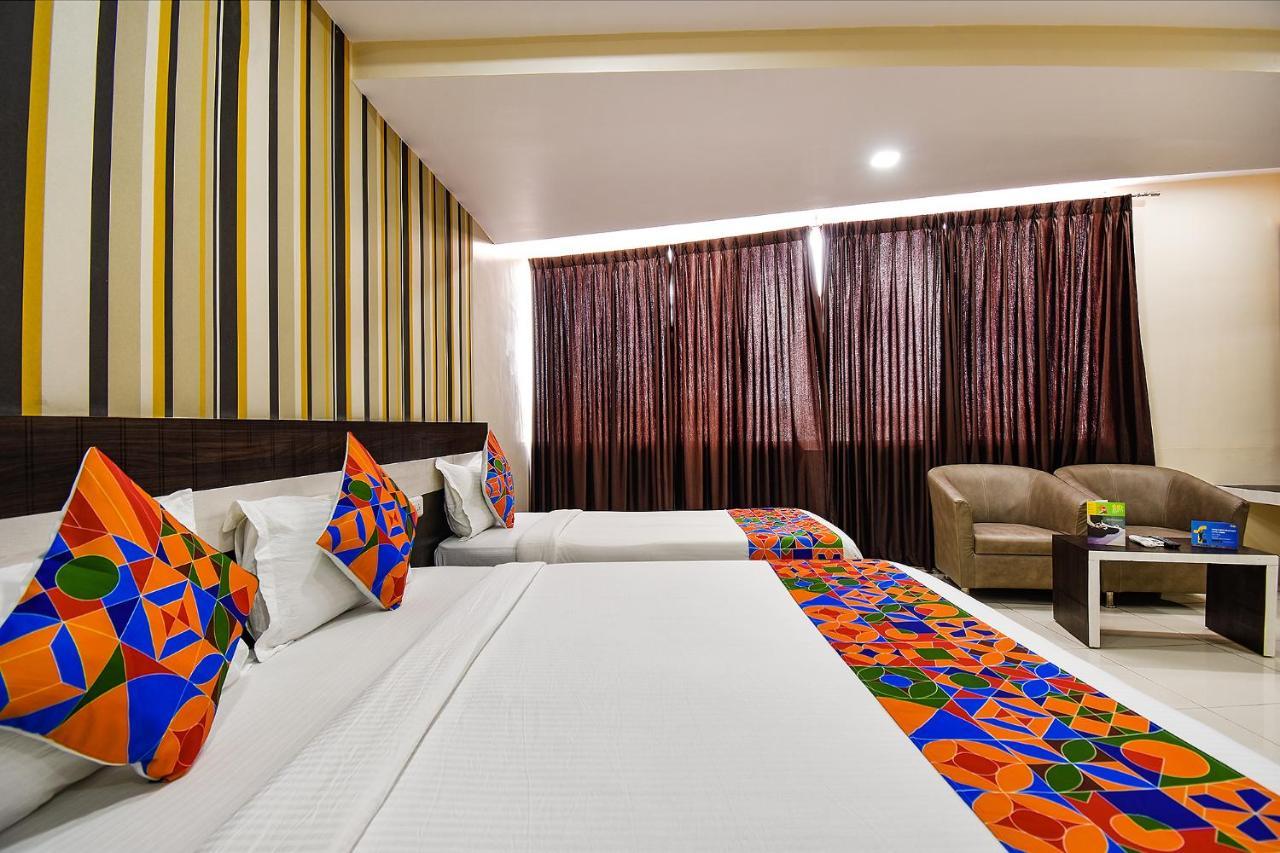העיר בנגלור Fabhotel Rotano Suites - Yelahanka מראה חיצוני תמונה