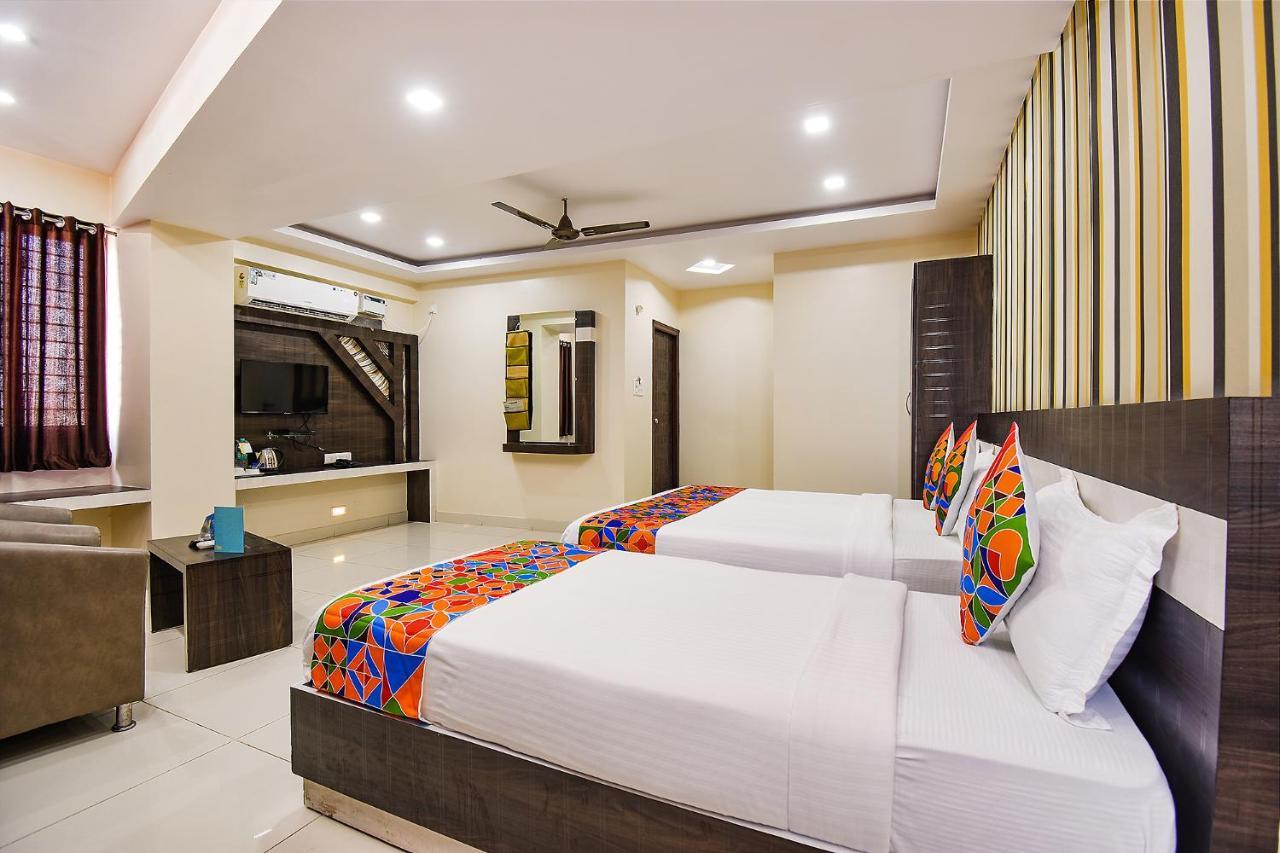 העיר בנגלור Fabhotel Rotano Suites - Yelahanka מראה חיצוני תמונה
