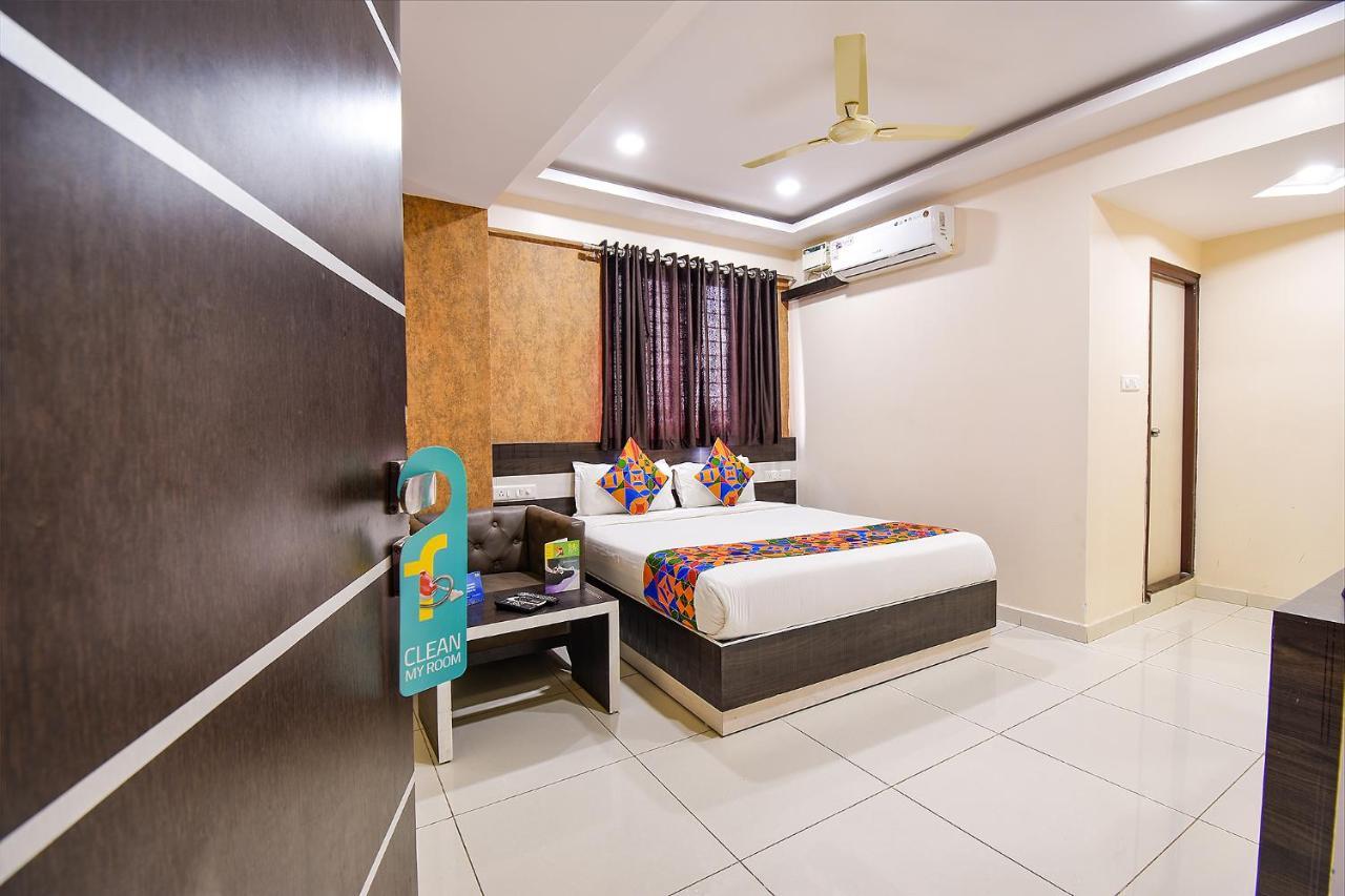 העיר בנגלור Fabhotel Rotano Suites - Yelahanka מראה חיצוני תמונה