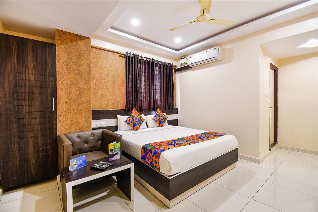 העיר בנגלור Fabhotel Rotano Suites - Yelahanka מראה חיצוני תמונה